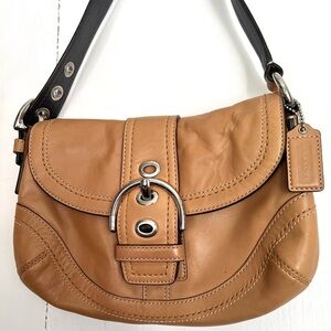 Vintage Coach Soho Buckle Flap Tan Leather Small Shoulder Hobo Bag 12300 Y2K